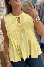 Load image into Gallery viewer, Yellow Cream Bow Tie Notched Neck Pleated Sleeveless Top
